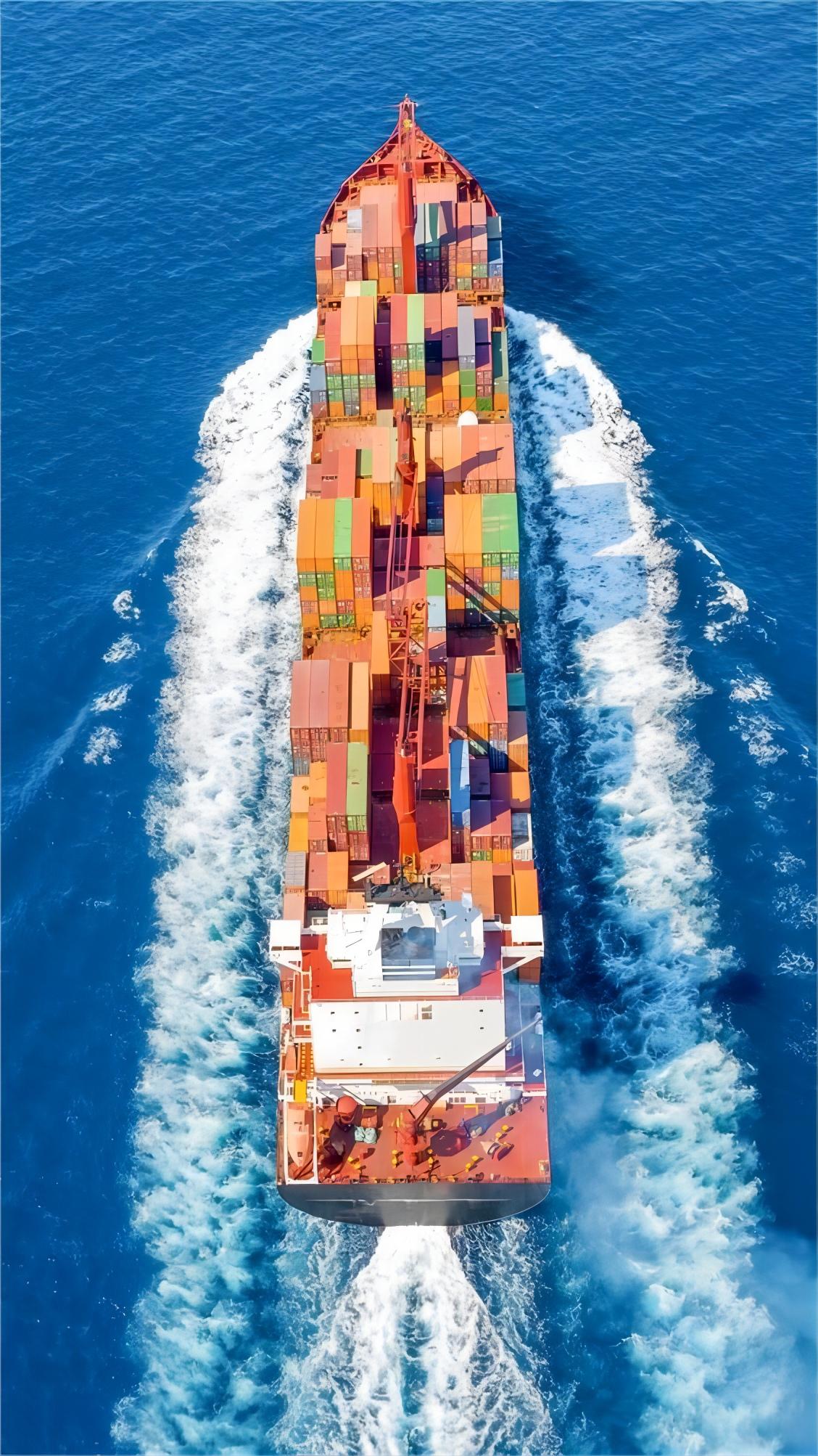 Amazon FBA warehouse receiving bulk cargo in Dubai